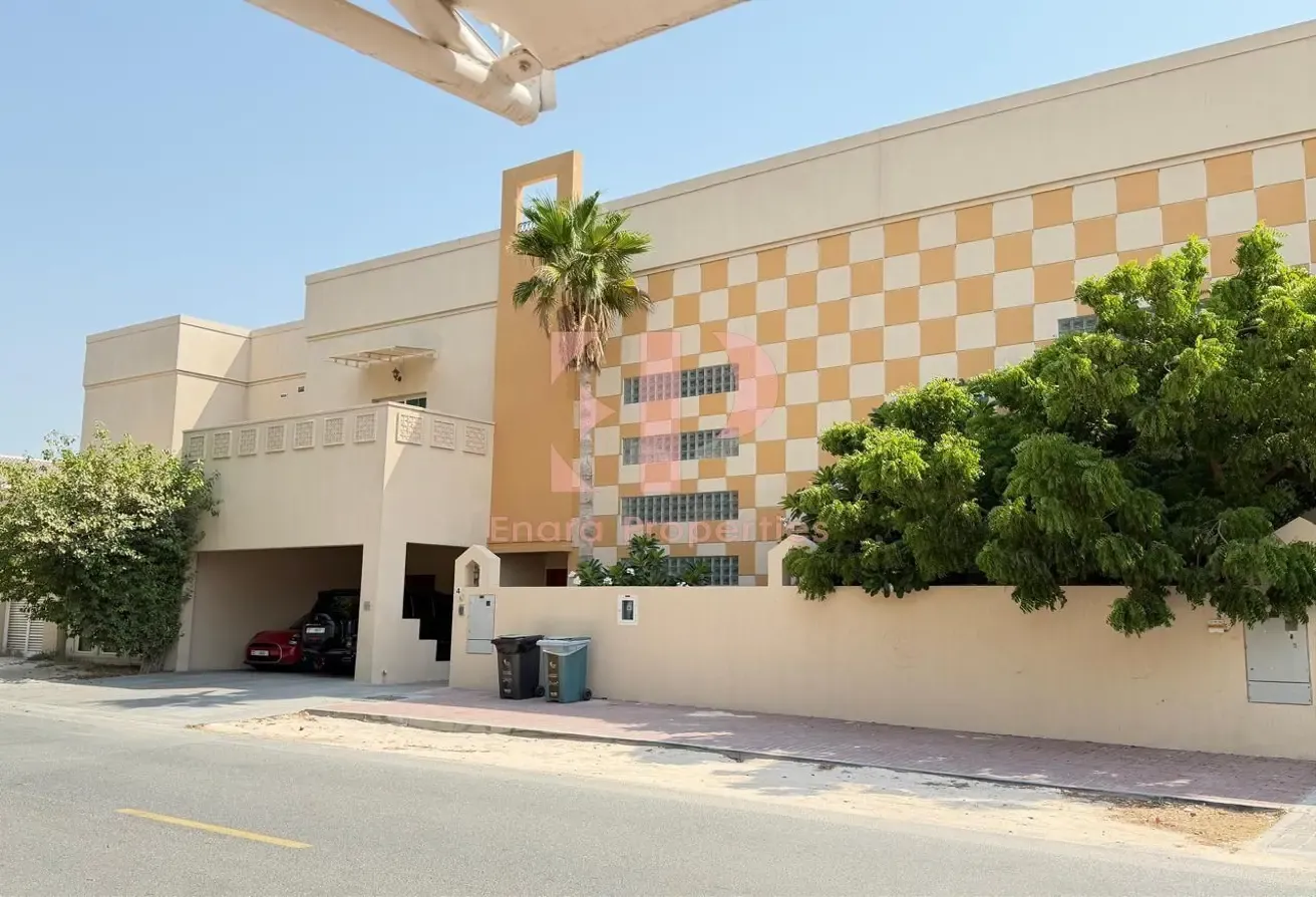 Stunning Villa | Private Pool | Open to sky Lawn