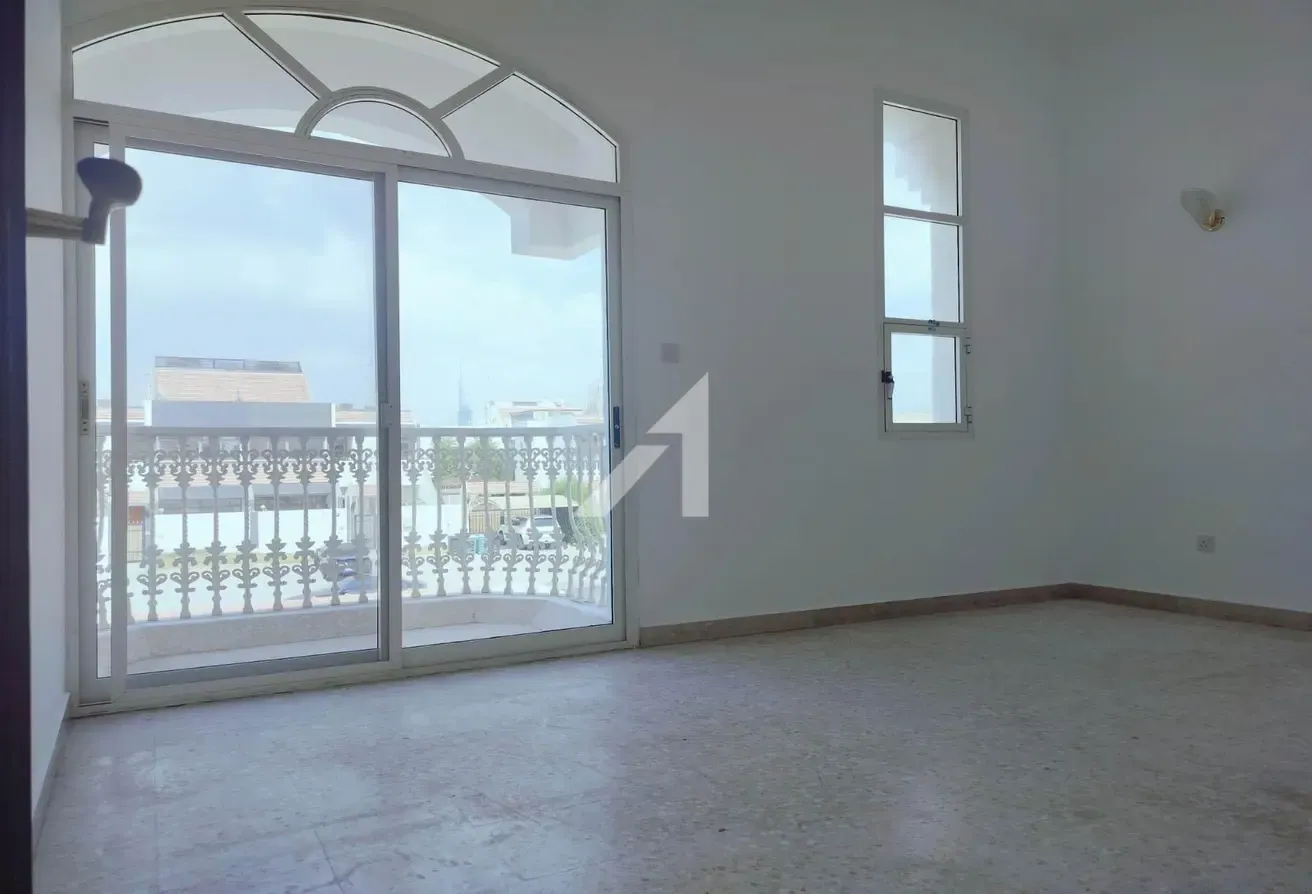 Spacious | Luxury | Study | Prime Location