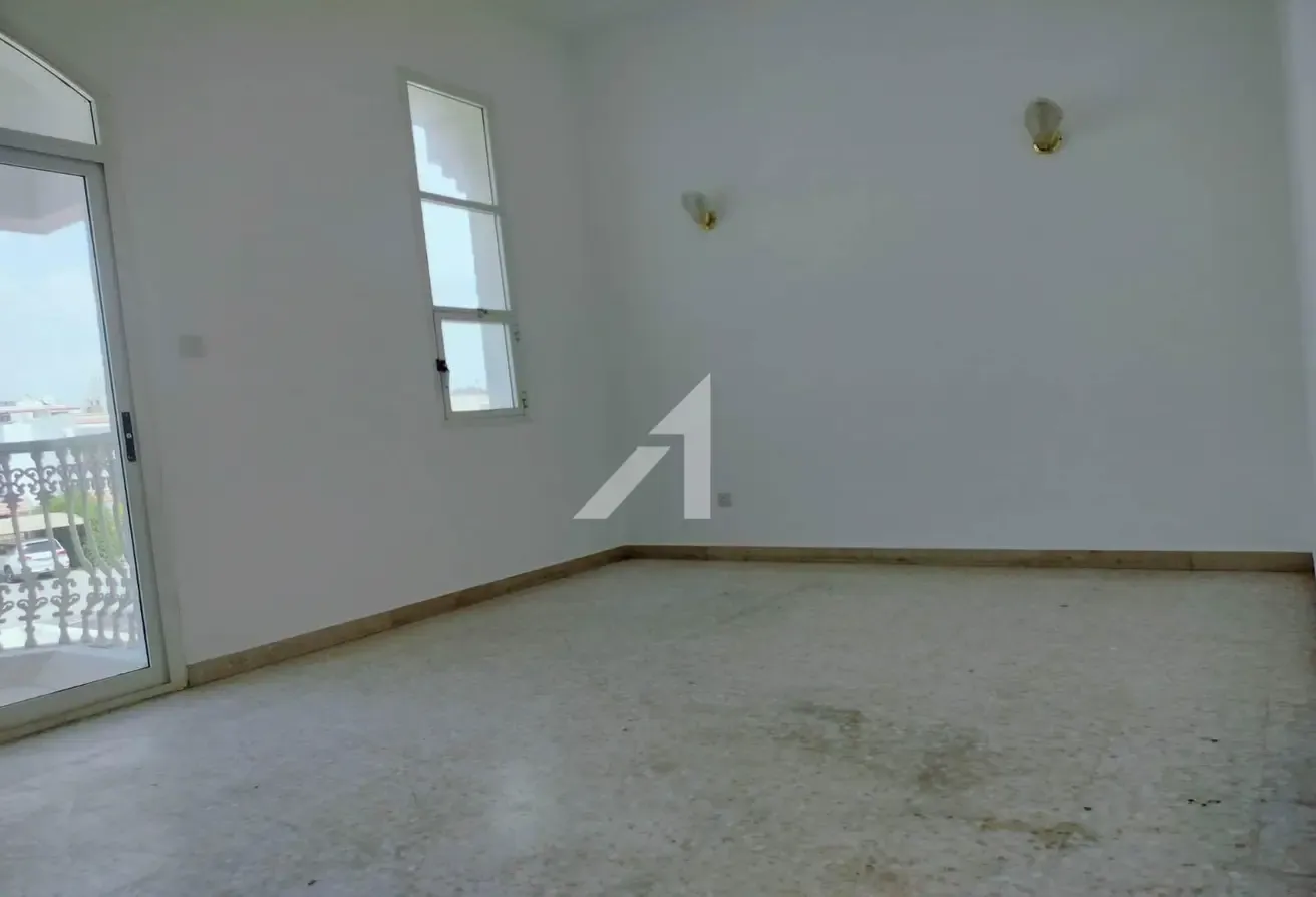 Spacious | Luxury | Study | Prime Location