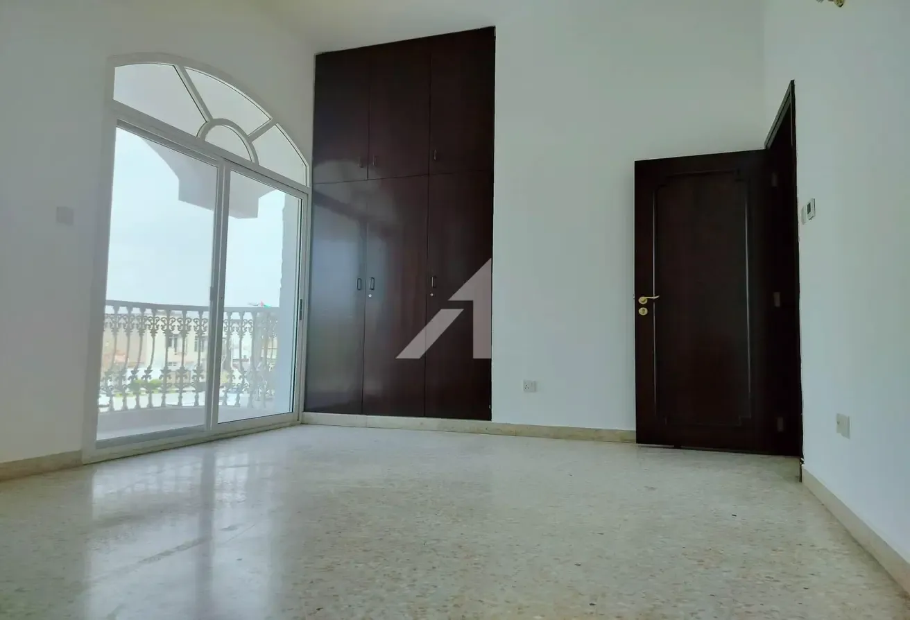 Spacious | Luxury | Study | Prime Location