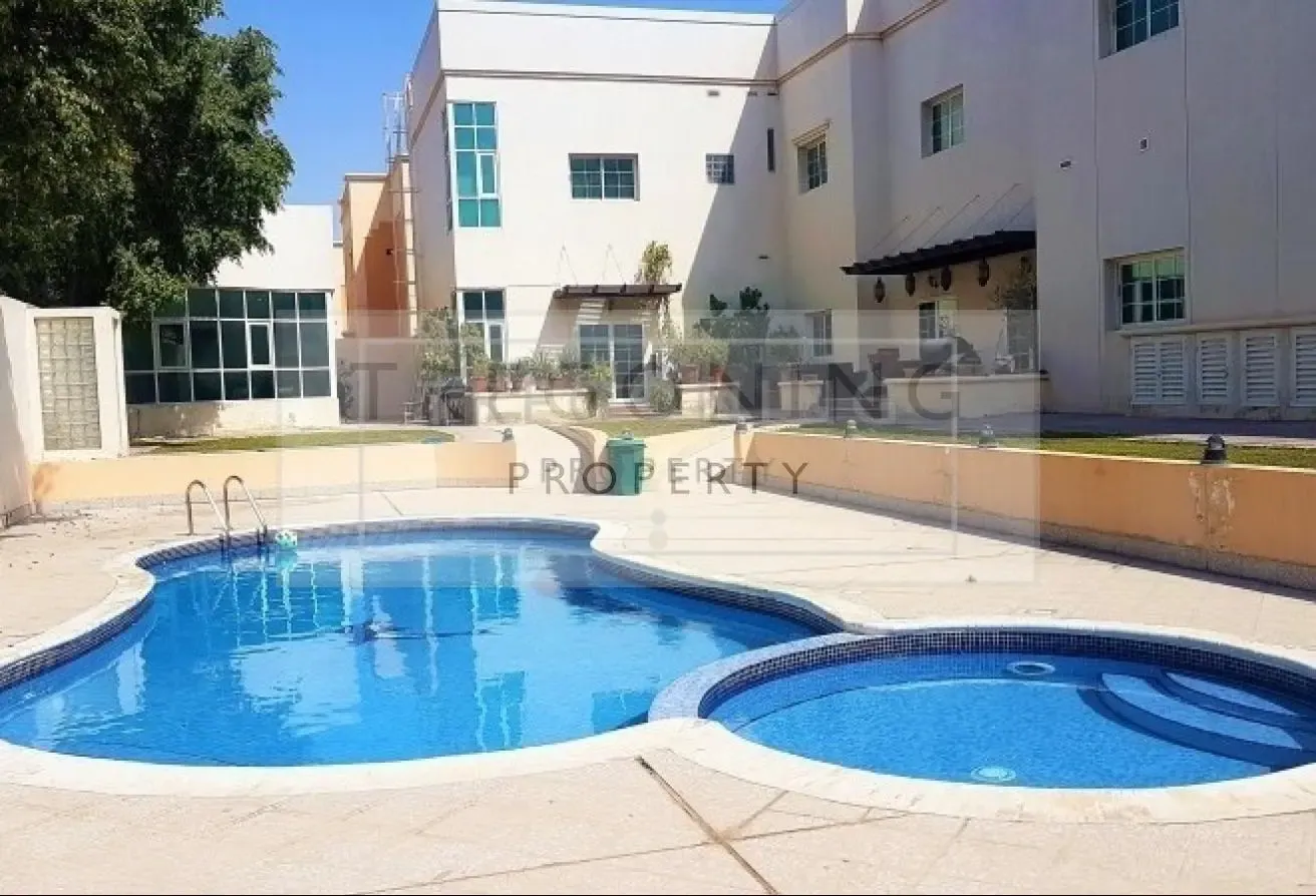 Lovely four bedroom compound villa - shared pool