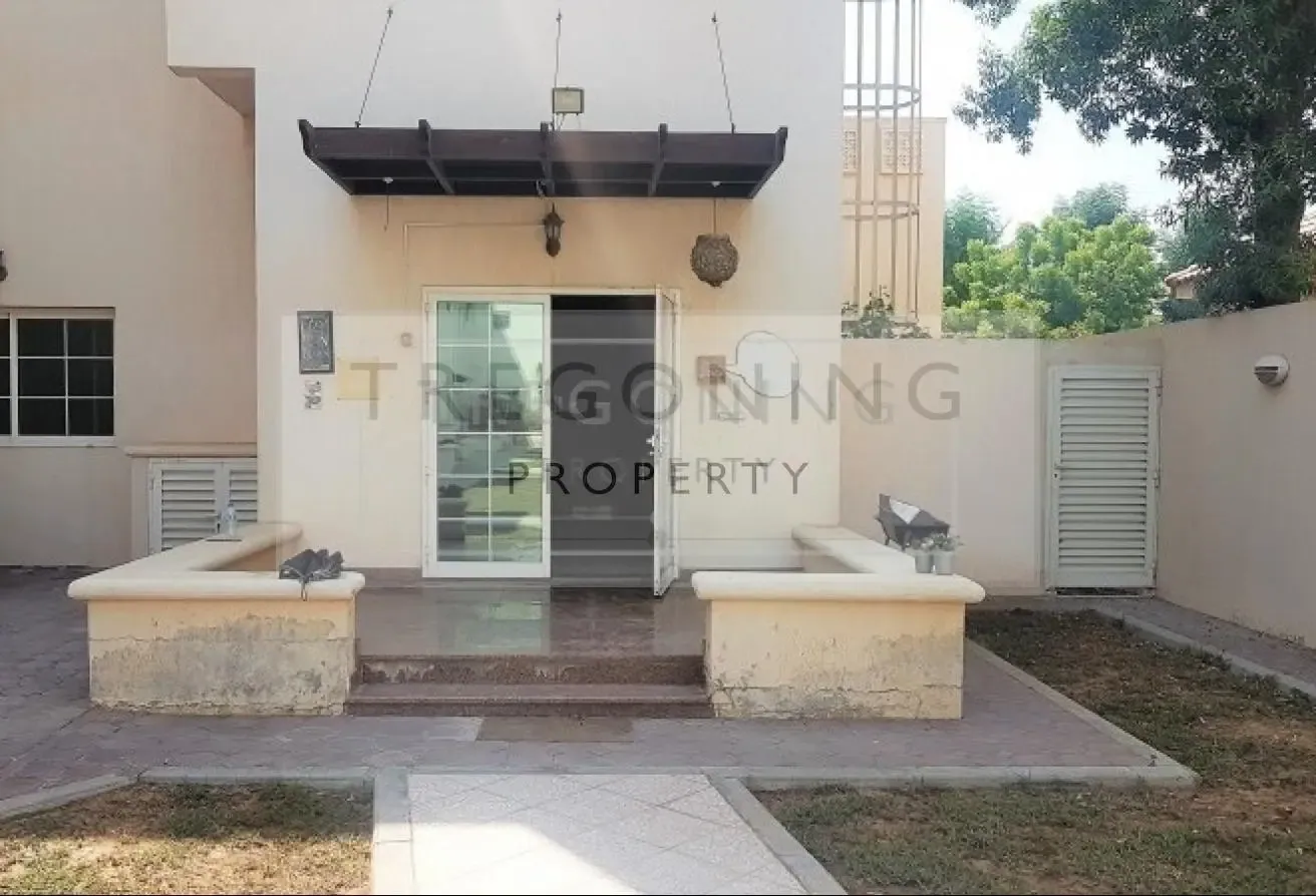 Lovely four bedroom compound villa - shared pool