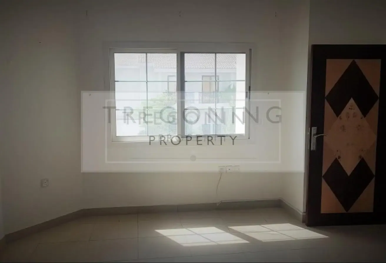 Lovely four bedroom compound villa - shared pool