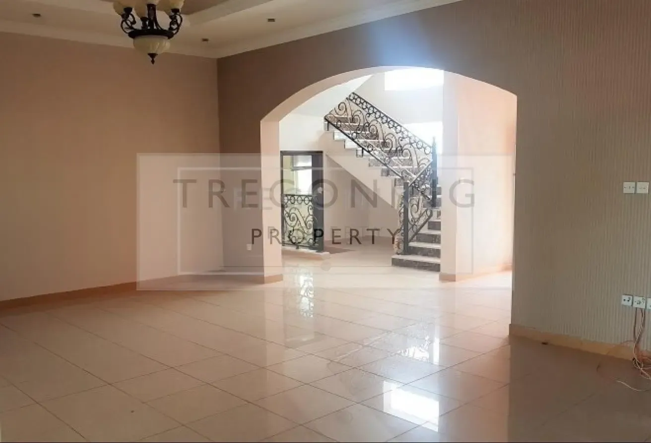 Lovely four bedroom compound villa - shared pool