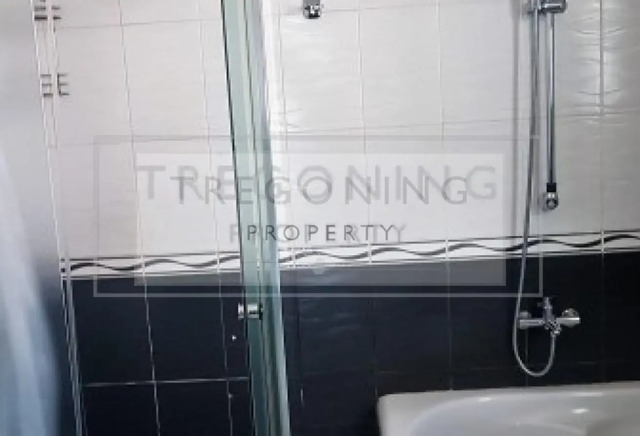 Lovely four bedroom compound villa - shared pool
