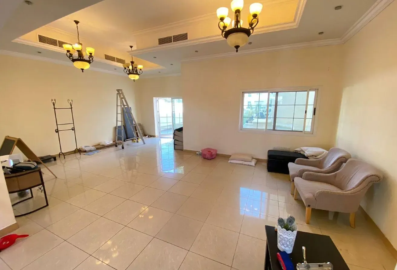 4 BR Villa with Private Garden in Al Safa