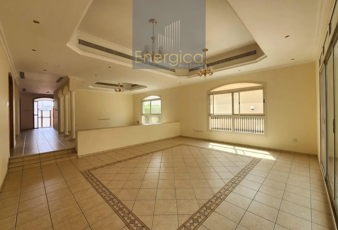 Spacious 4BR Villa | Shared Pool | Garden