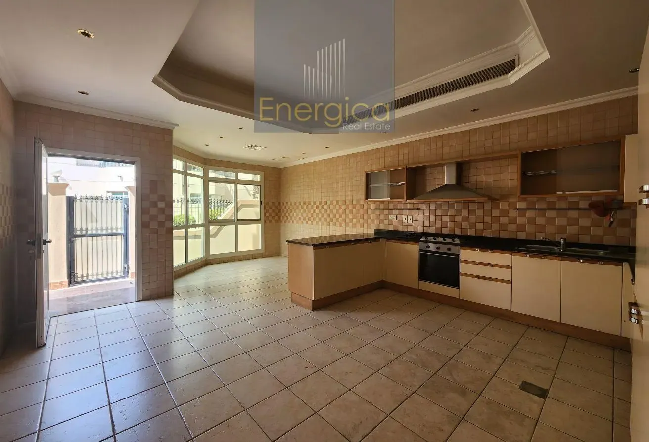 Spacious 4BR Villa | Shared Pool | Garden