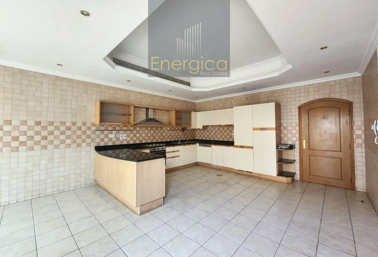 Spacious 4BR Villa | Shared Pool | Garden