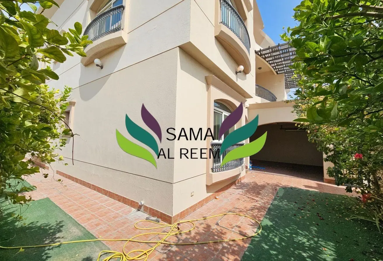 Compound | 4 Bed +Maid Villa |Shared Pool | Garden