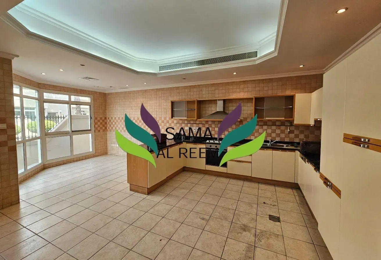 Compound | 4 Bed +Maid Villa |Shared Pool | Garden