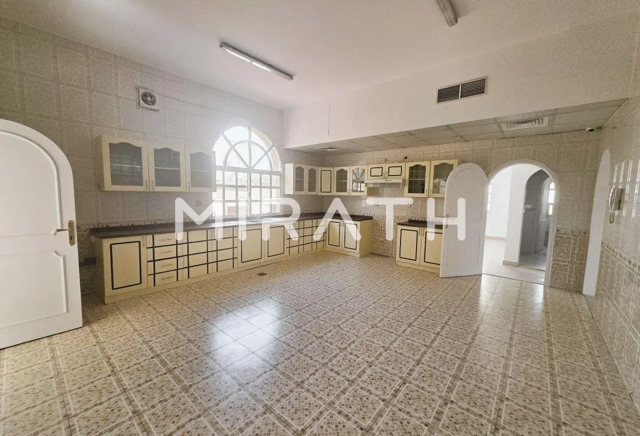 Independent Villa | Private Garden | Close to Park