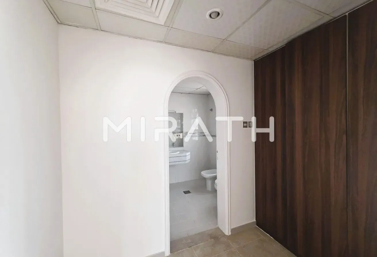 Independent Villa | Private Garden | Close to Park