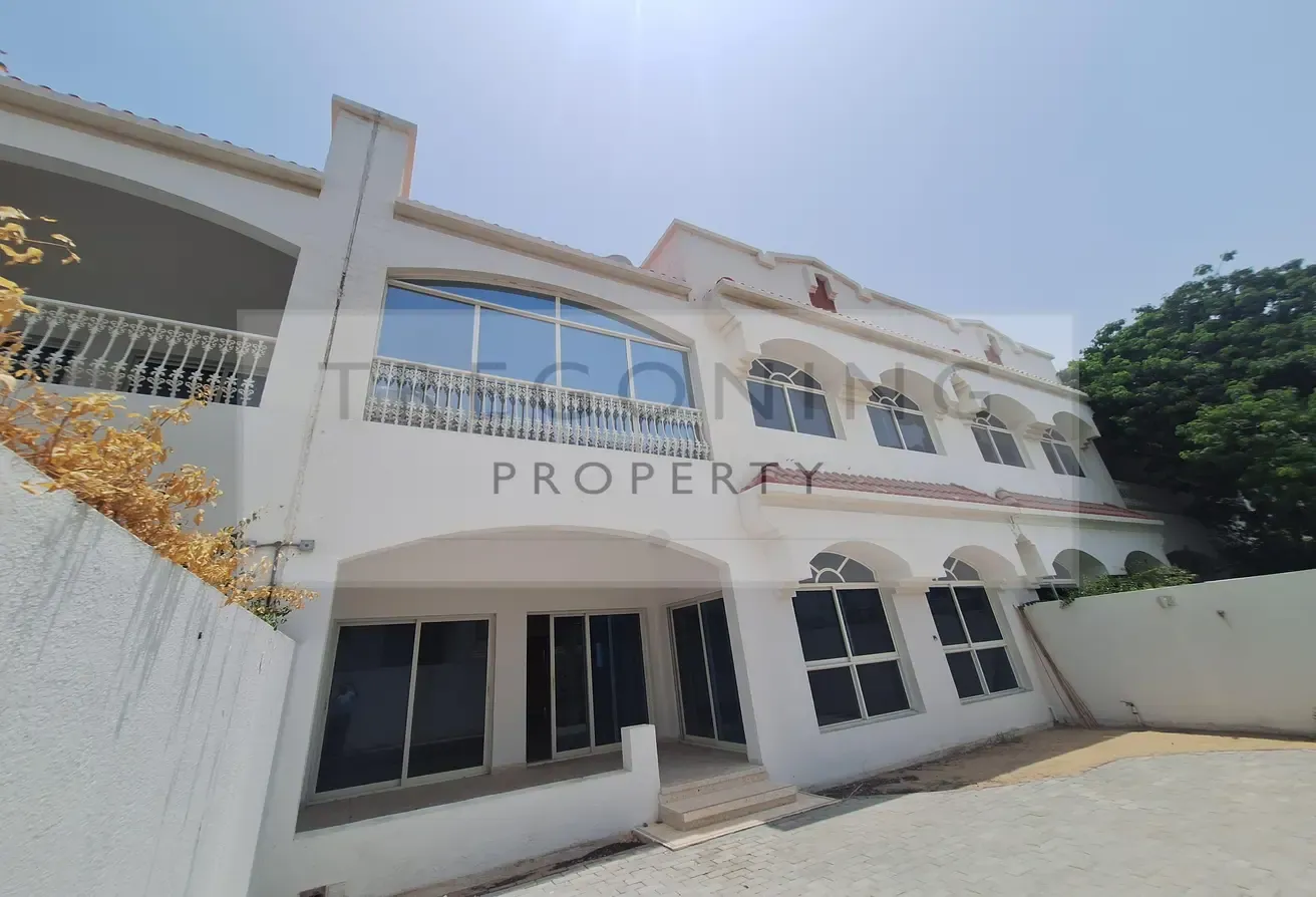 Super 4 bed compound villa with pool and PADEL