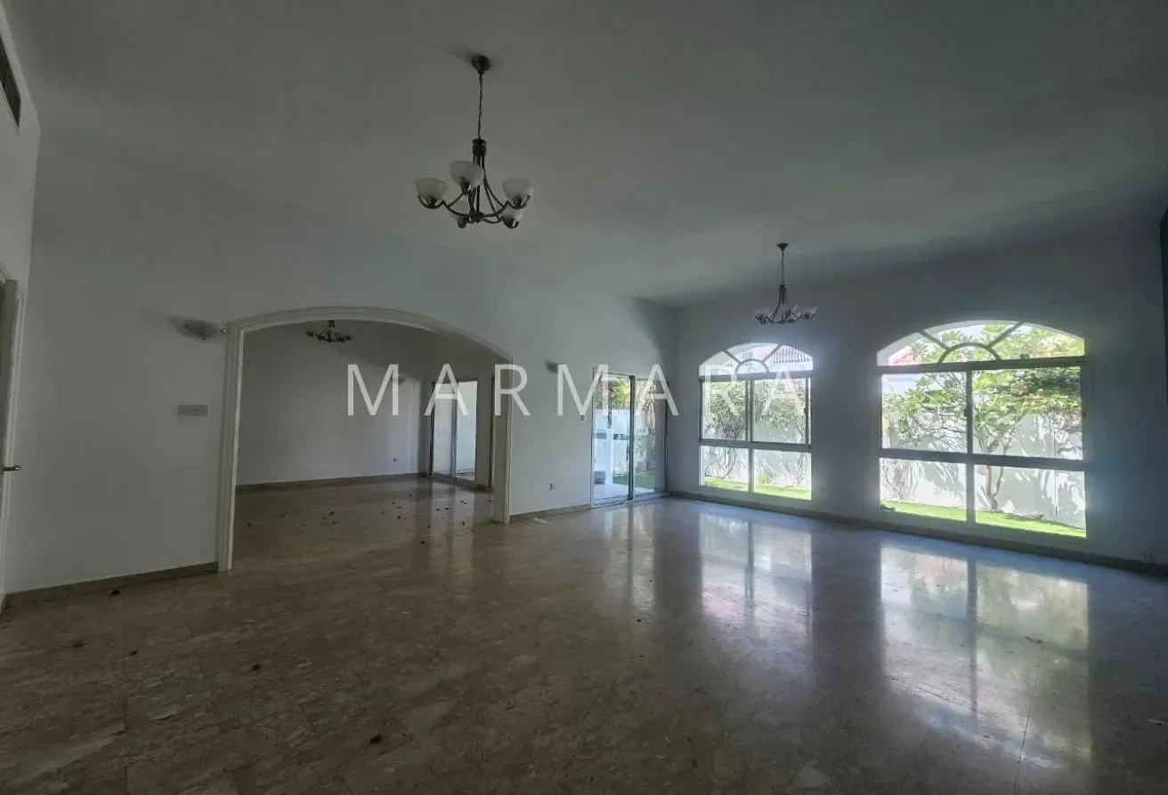 Spacious Well Maintained villa | Garden | Pool