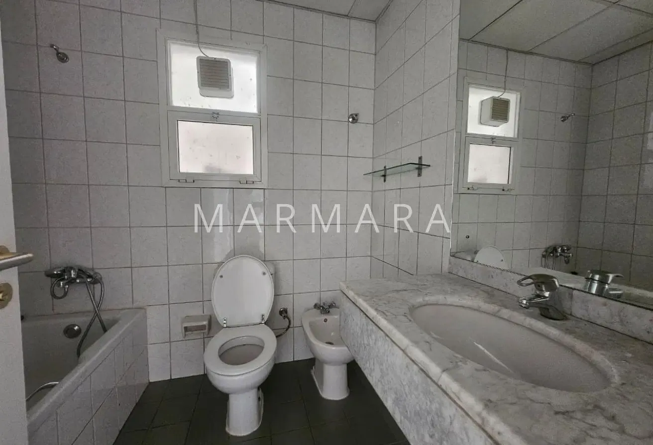 Spacious Well Maintained villa | Garden | Pool