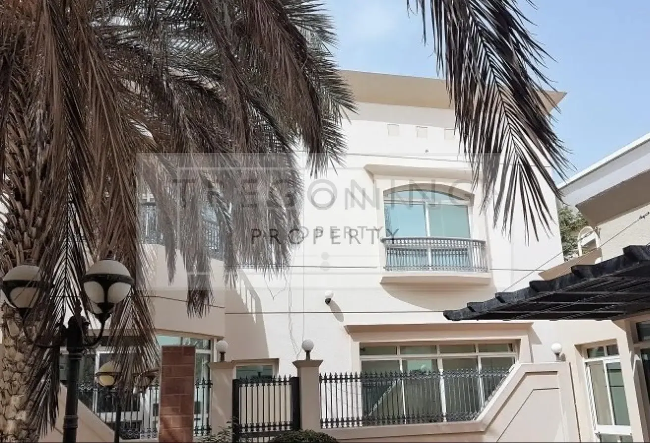 Smart spacious compound villa chilled pool