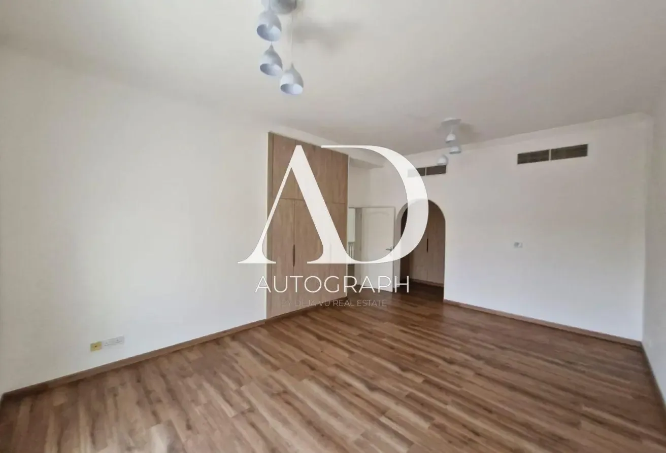 Modern Design | 4 Bed New Refurbished With Pool