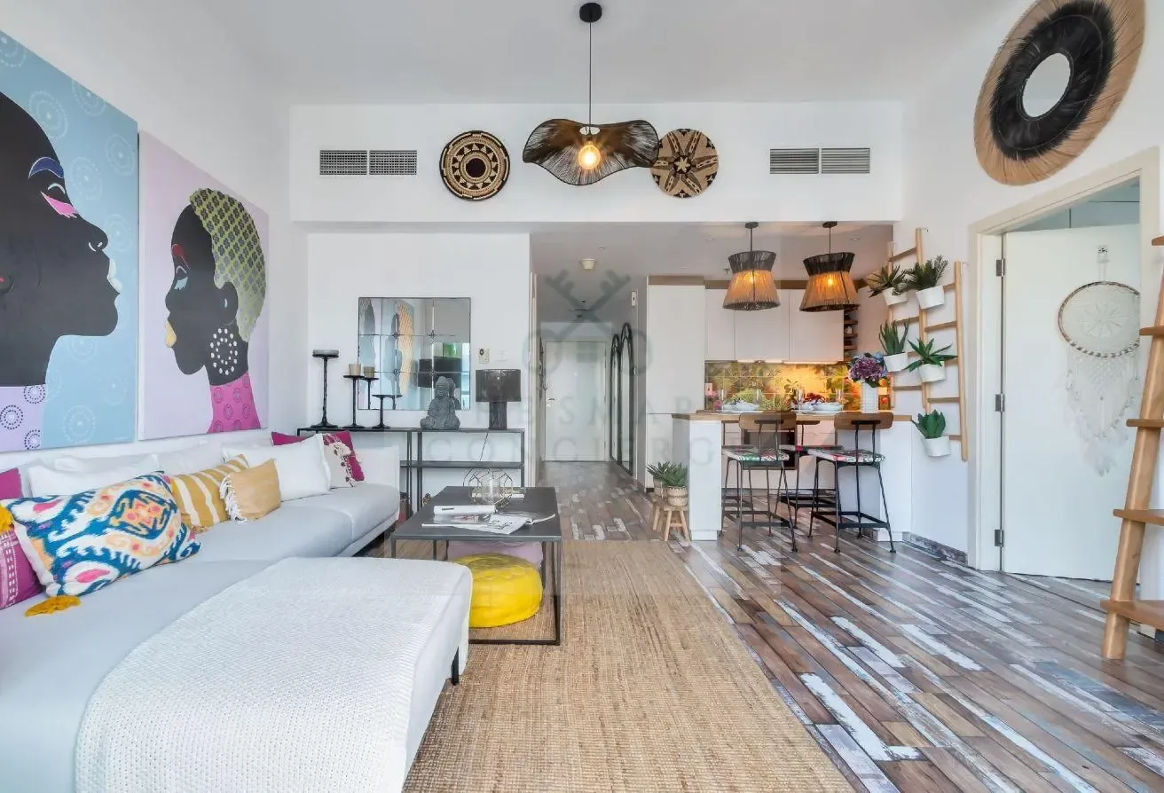 Vibrant + Colorful 1 BR W/ Marina views! Sleeps 3