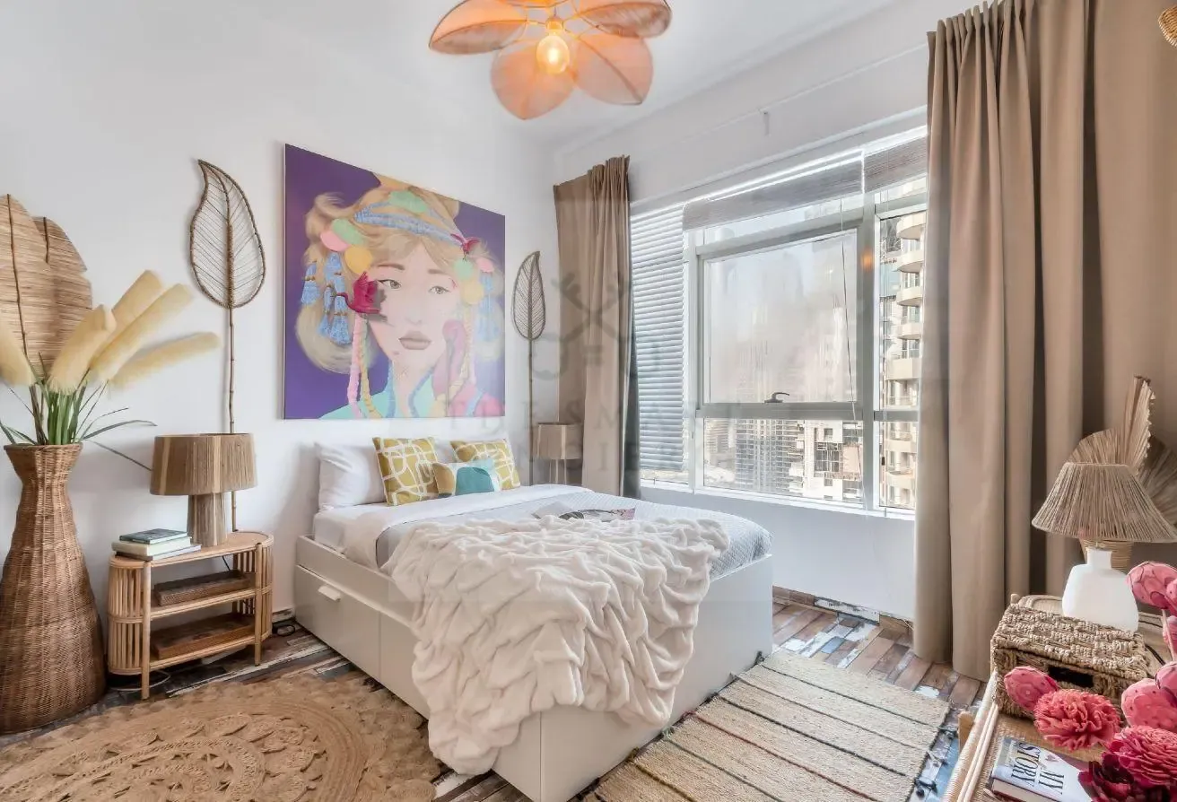 Vibrant + Colorful 1 BR W/ Marina views! Sleeps 3