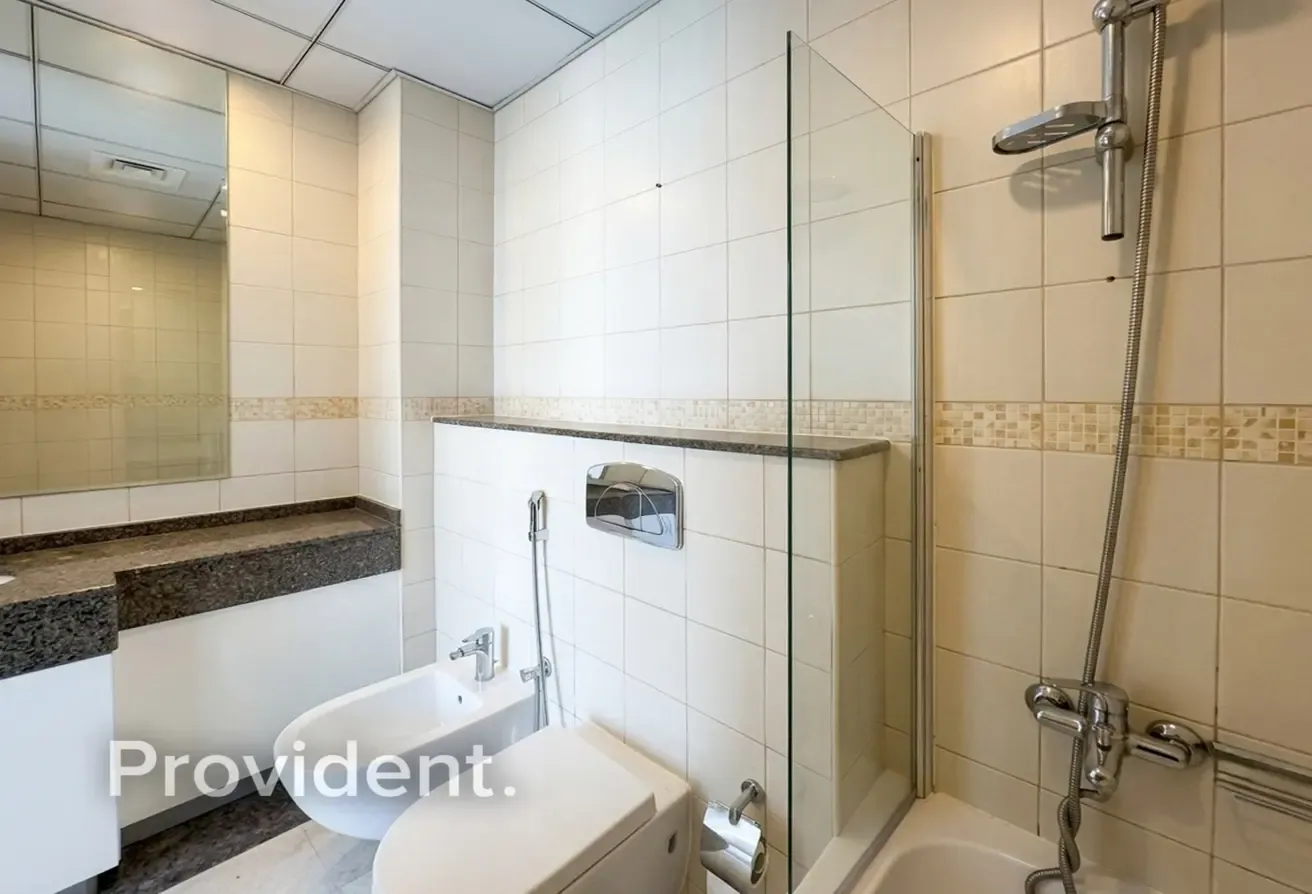 Vacant 1  BR | Canal View | Prime Marina Location