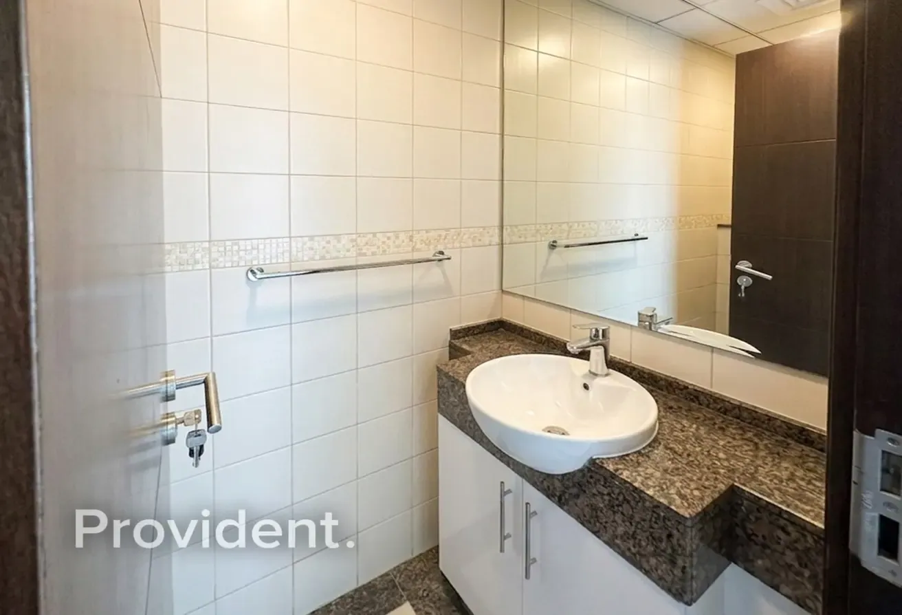 Vacant 1  BR | Canal View | Prime Marina Location