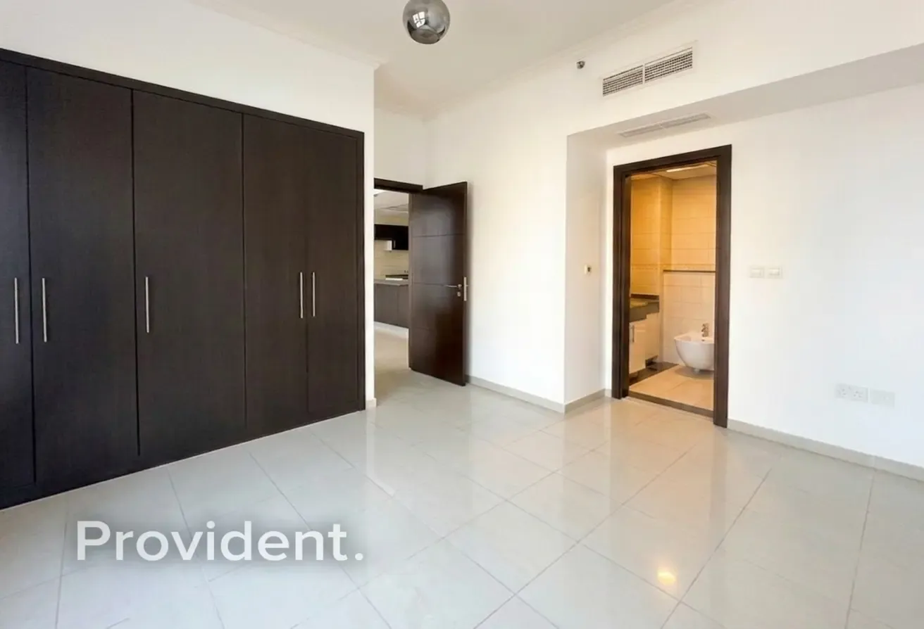 Vacant 1  BR | Canal View | Prime Marina Location