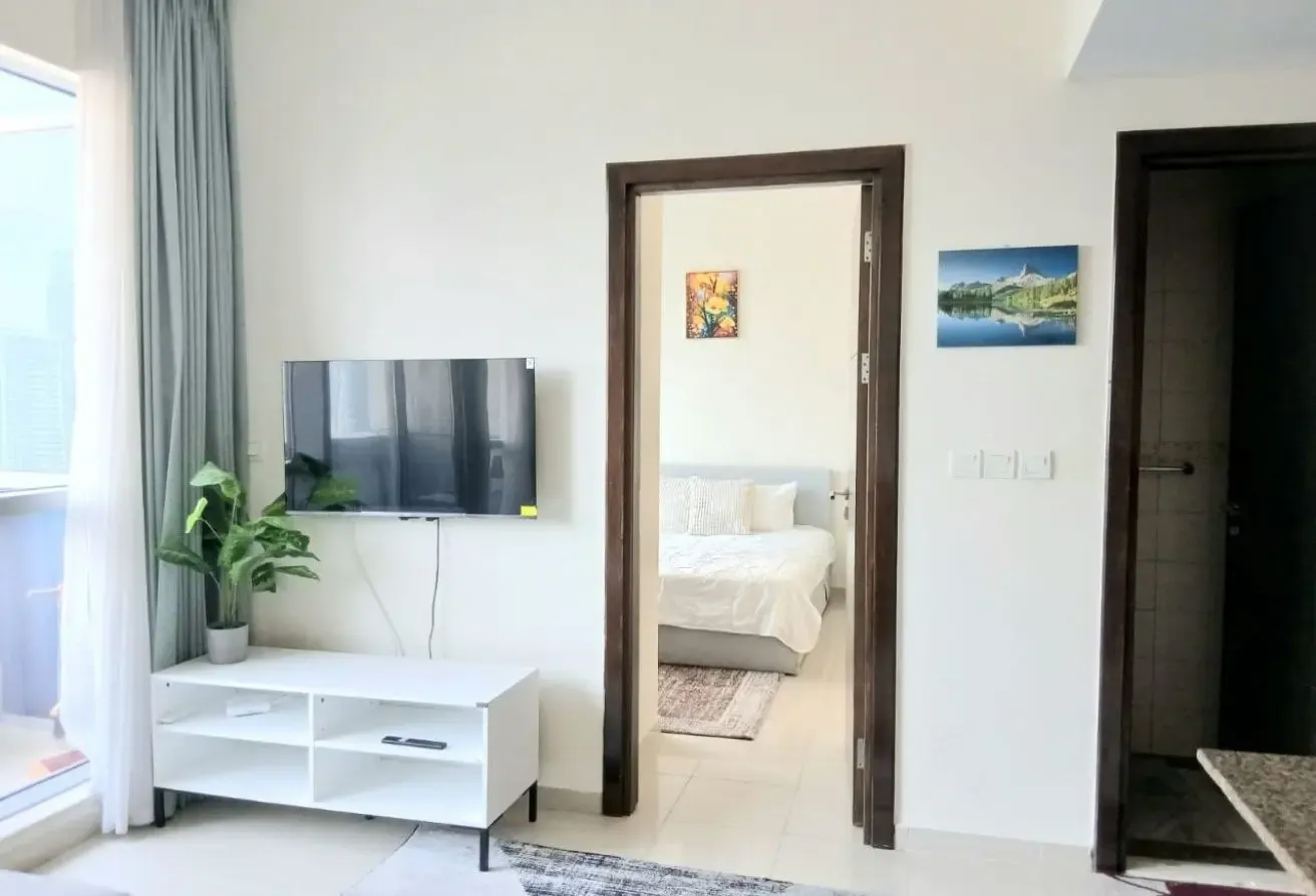 Marina View/ 4 cheques/ Furnished | Bay Central We