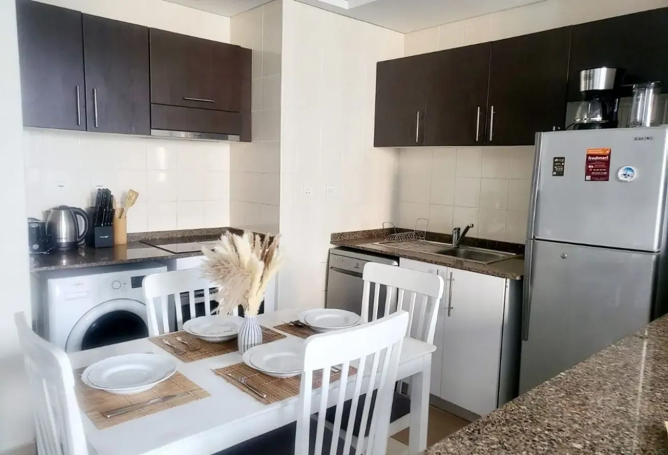 Marina View/ 4 cheques/ Furnished | Bay Central We