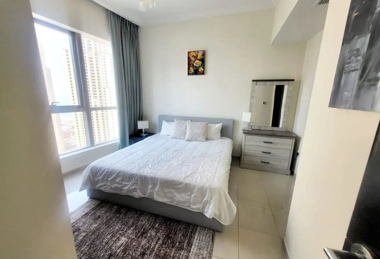Marina View/ 4 cheques/ Furnished | Bay Central We
