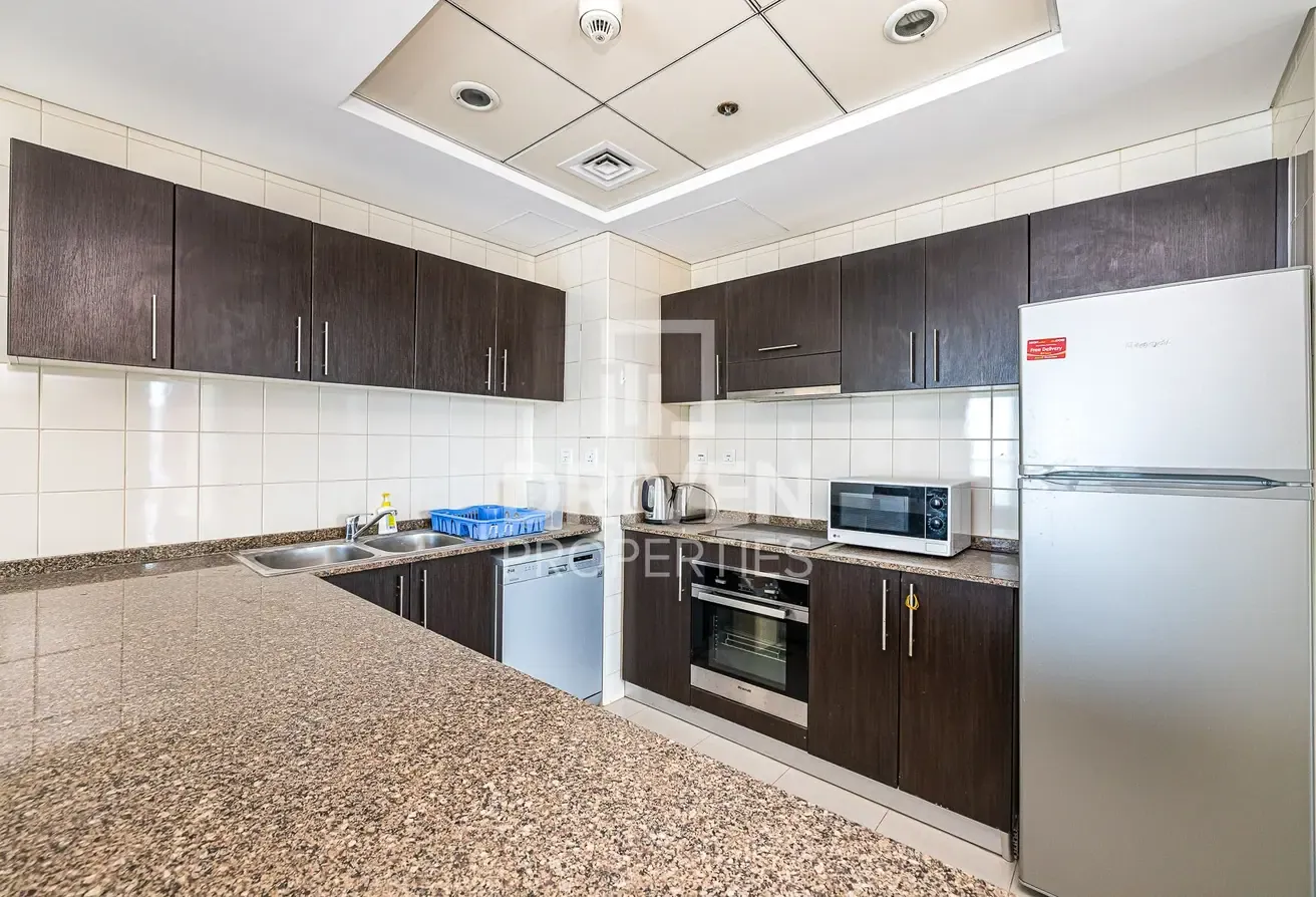 Prestigious Unit | Prime Location | Sea View