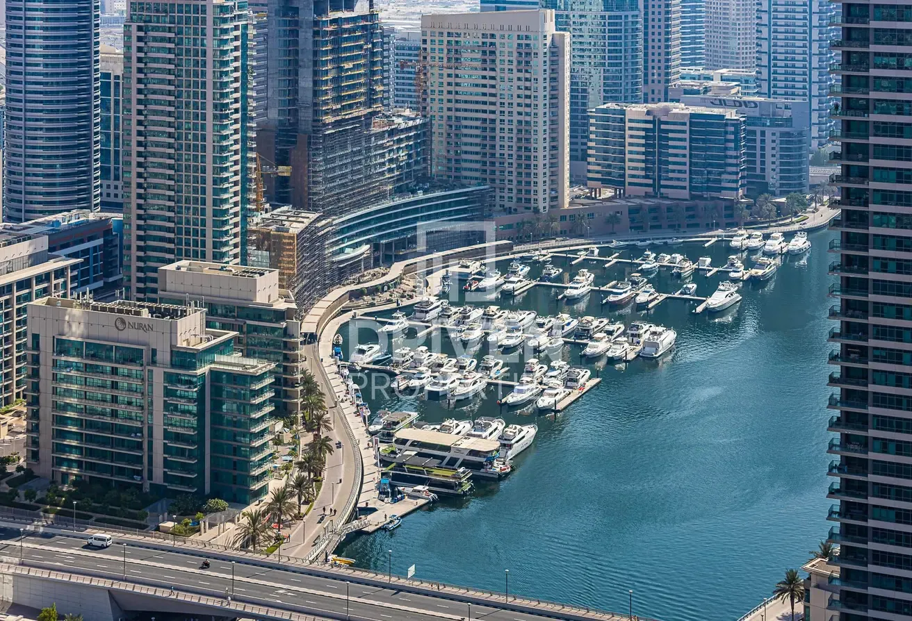 Prestigious Unit | Prime Location | Sea View