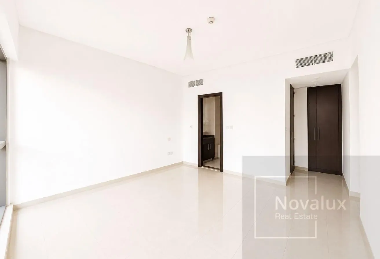 High floor | Marina views | Call today!