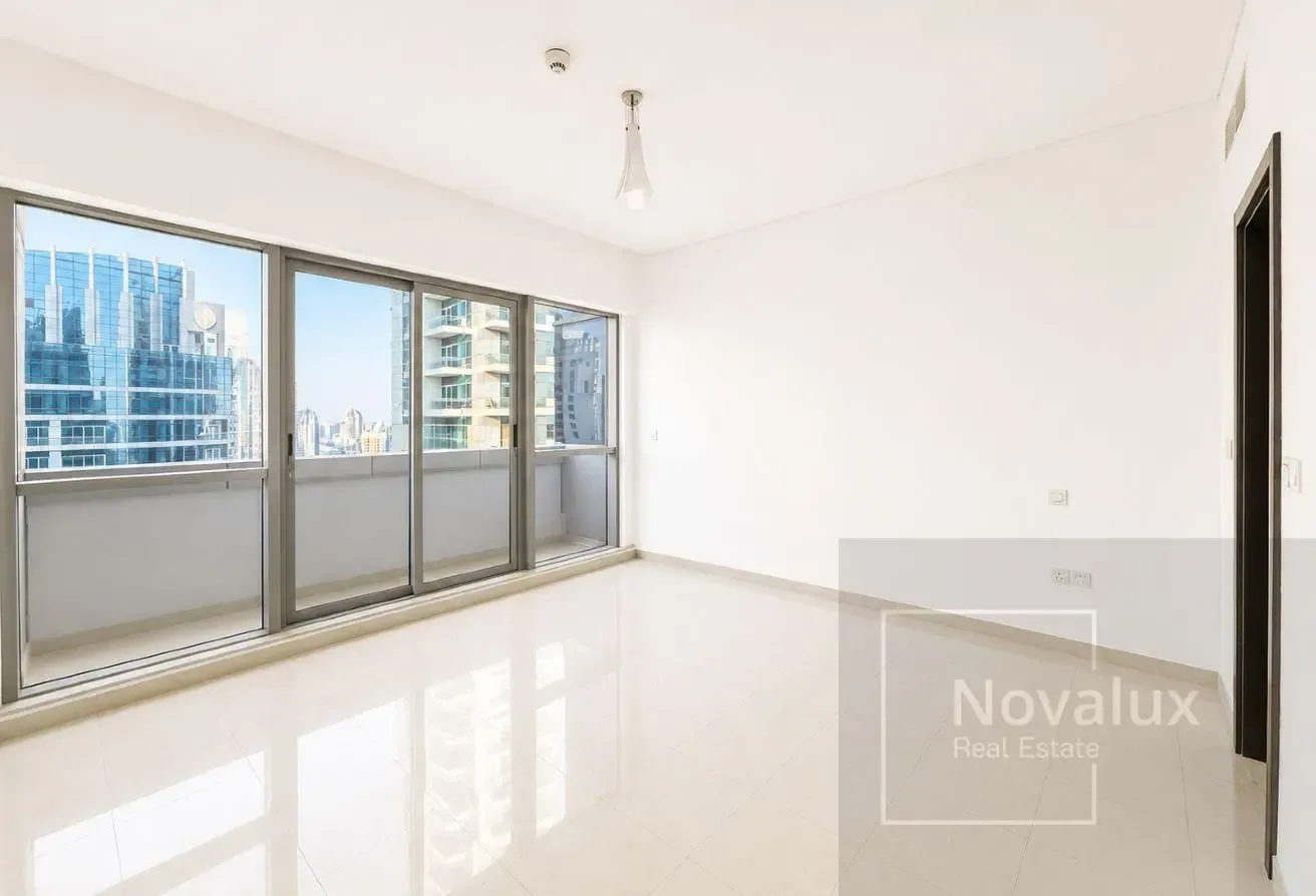High floor | Marina views | Call today!