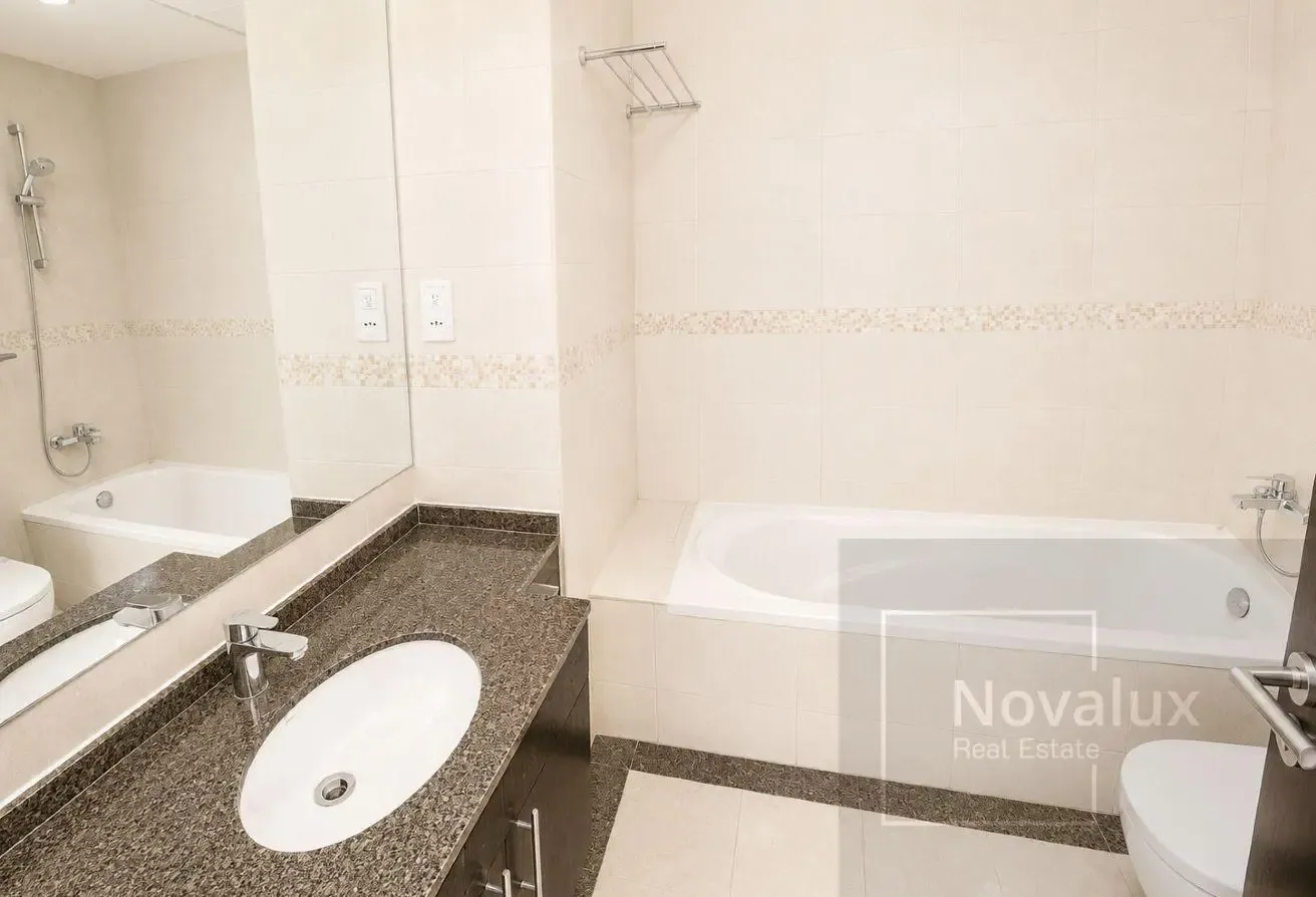High floor | Marina views | Call today!