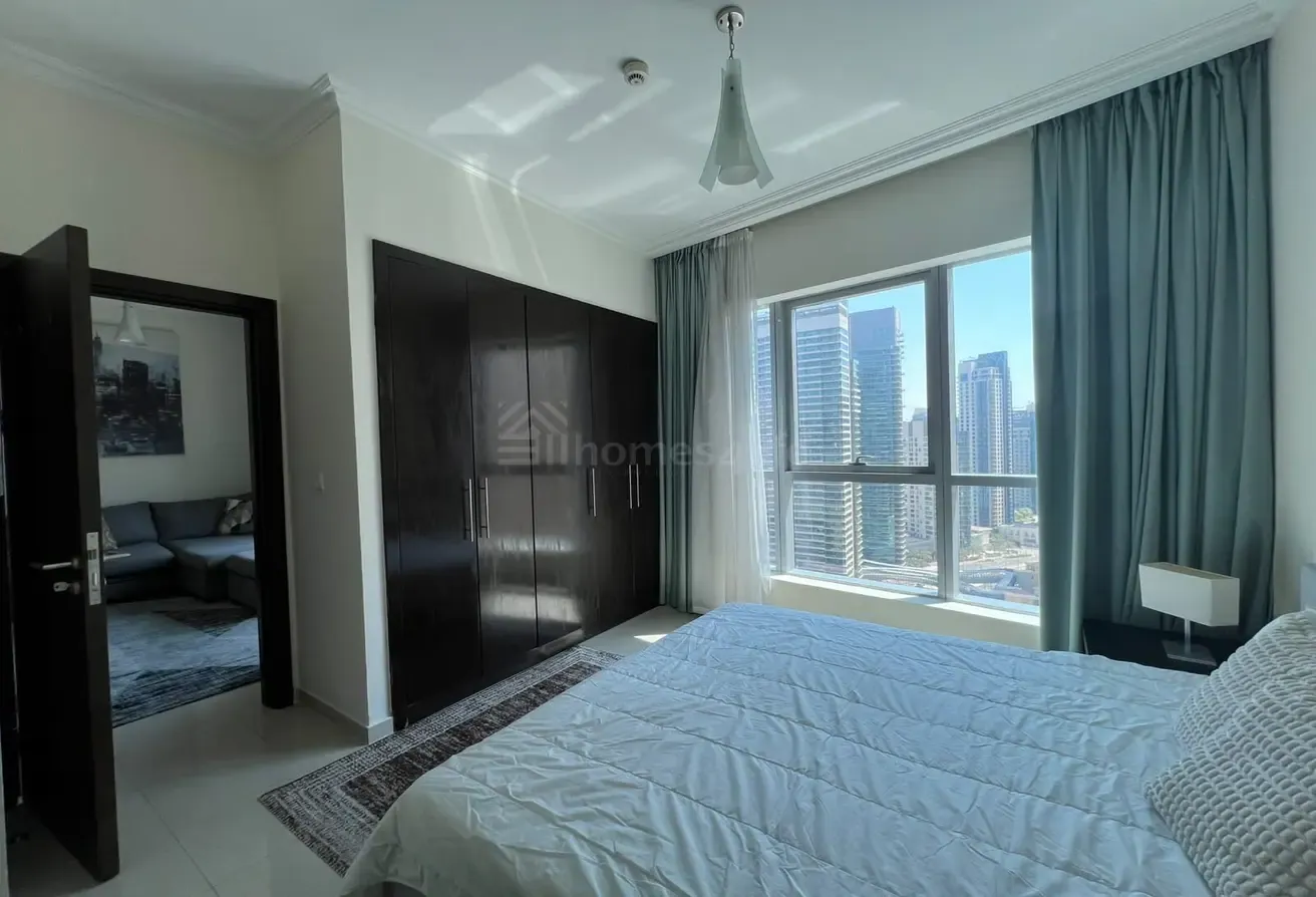 Vacant | Spacious | Skyline View