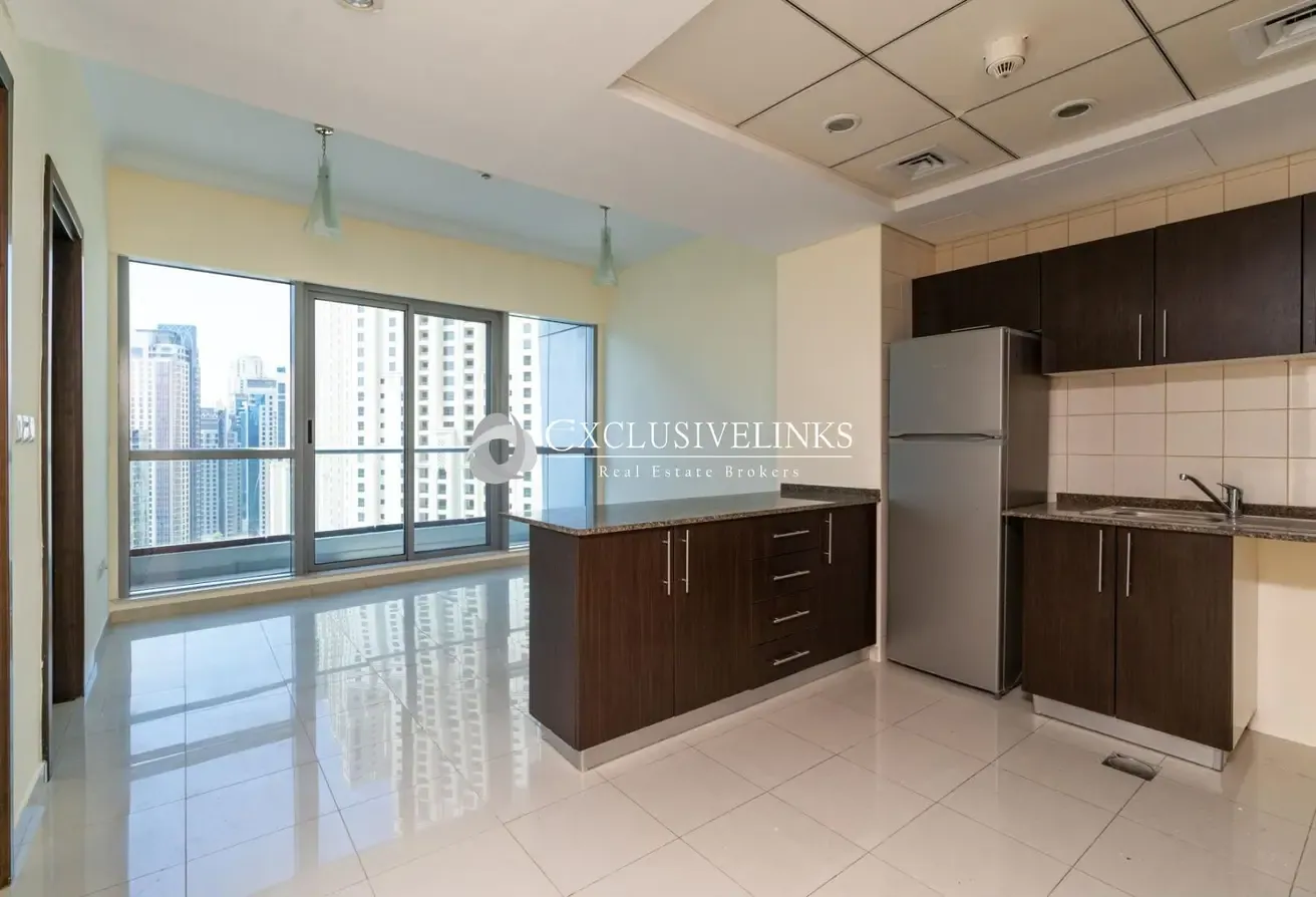 Managed | Fantastic Marina Views | AVAILABLE NOW