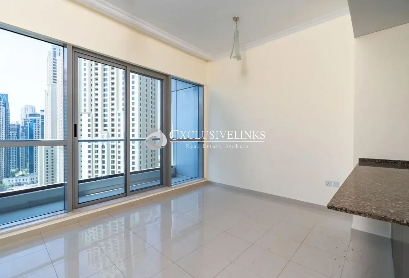 Managed | Fantastic Marina Views | AVAILABLE NOW