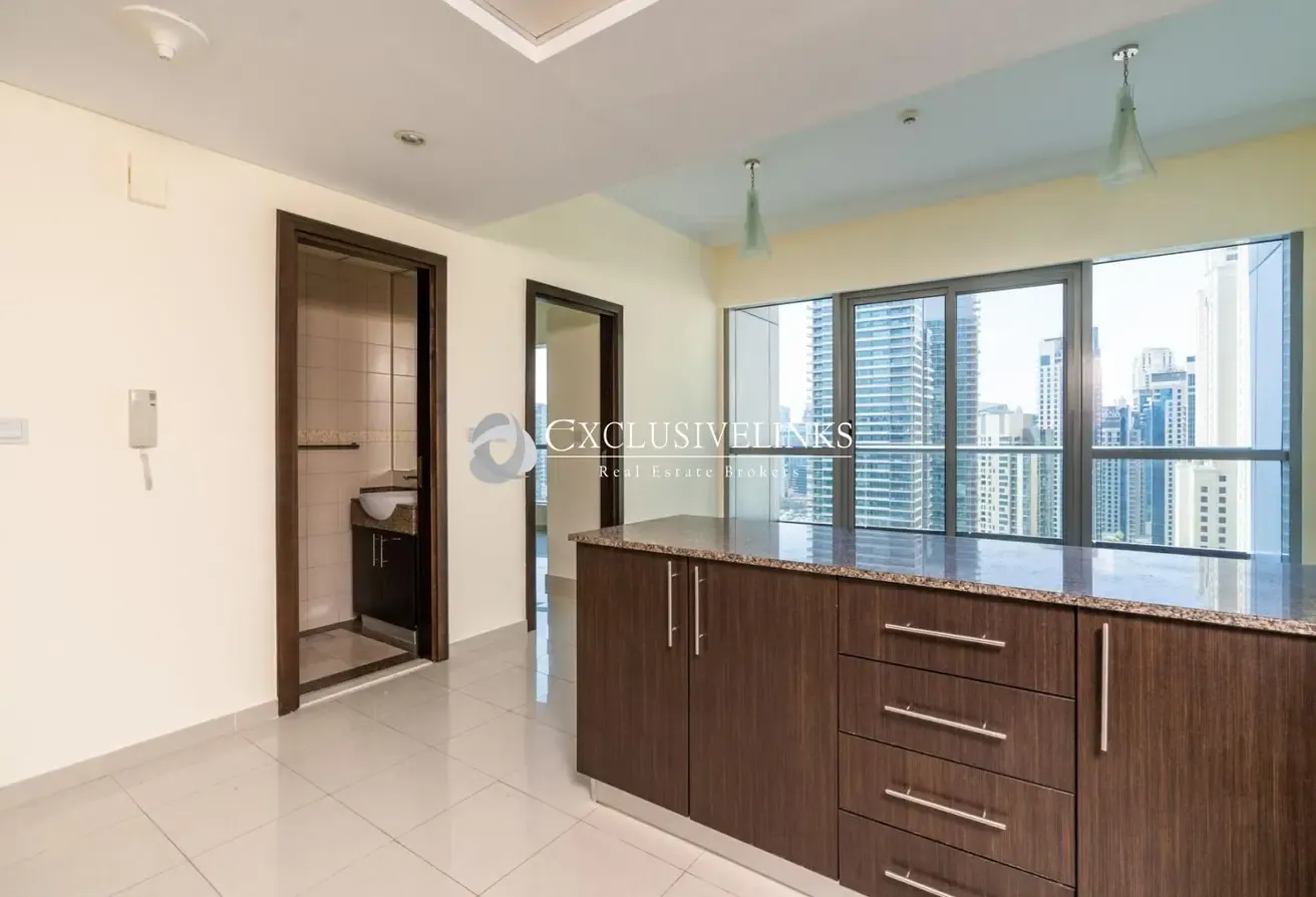 Managed | Fantastic Marina Views | AVAILABLE NOW