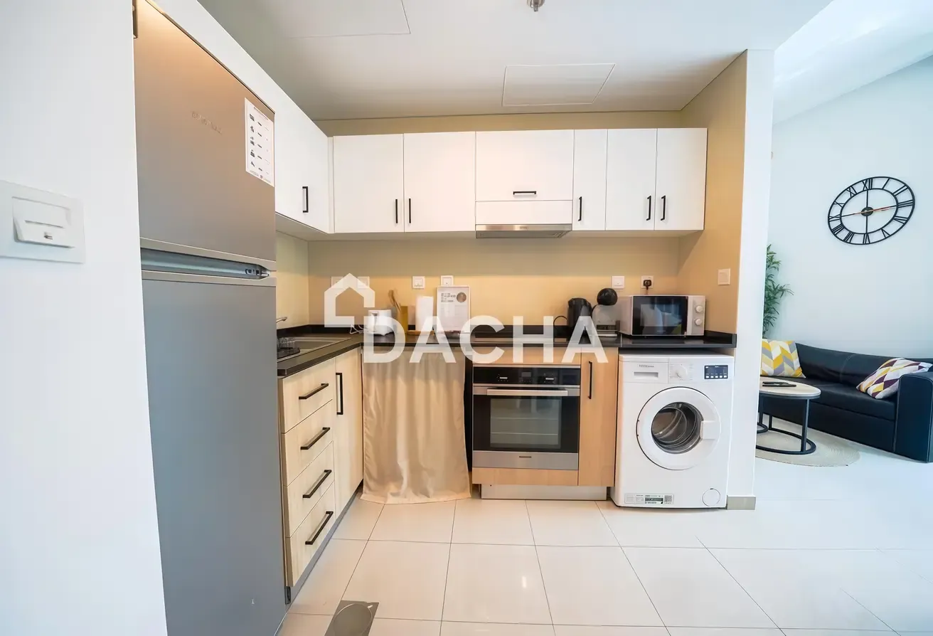 Waterfront Studio | Near Tram | Big Layout