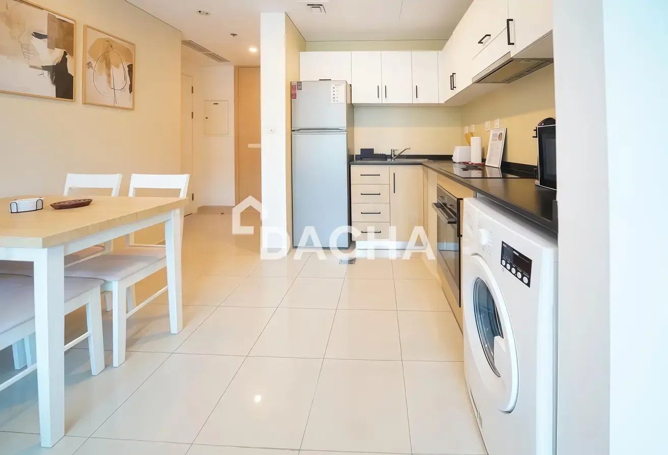 Waterfront Studio | Near Tram | Big Layout