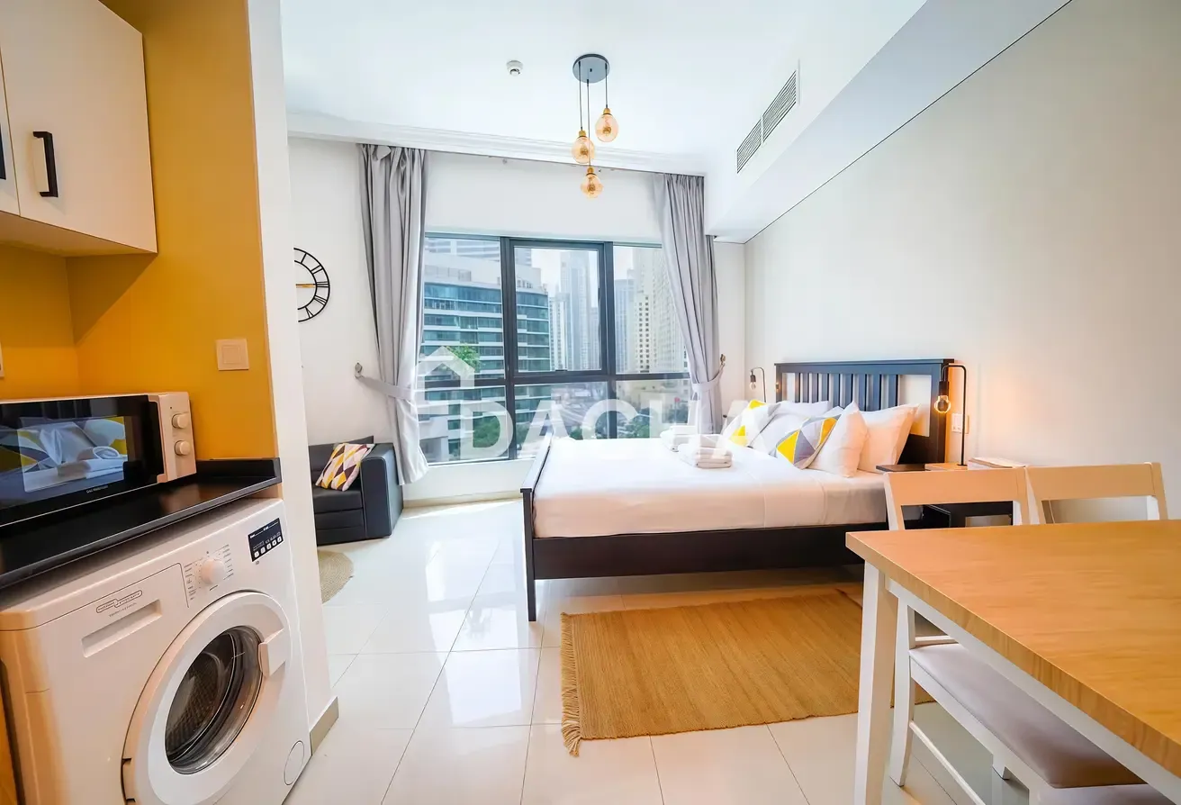 Waterfront Studio | Near Tram | Big Layout