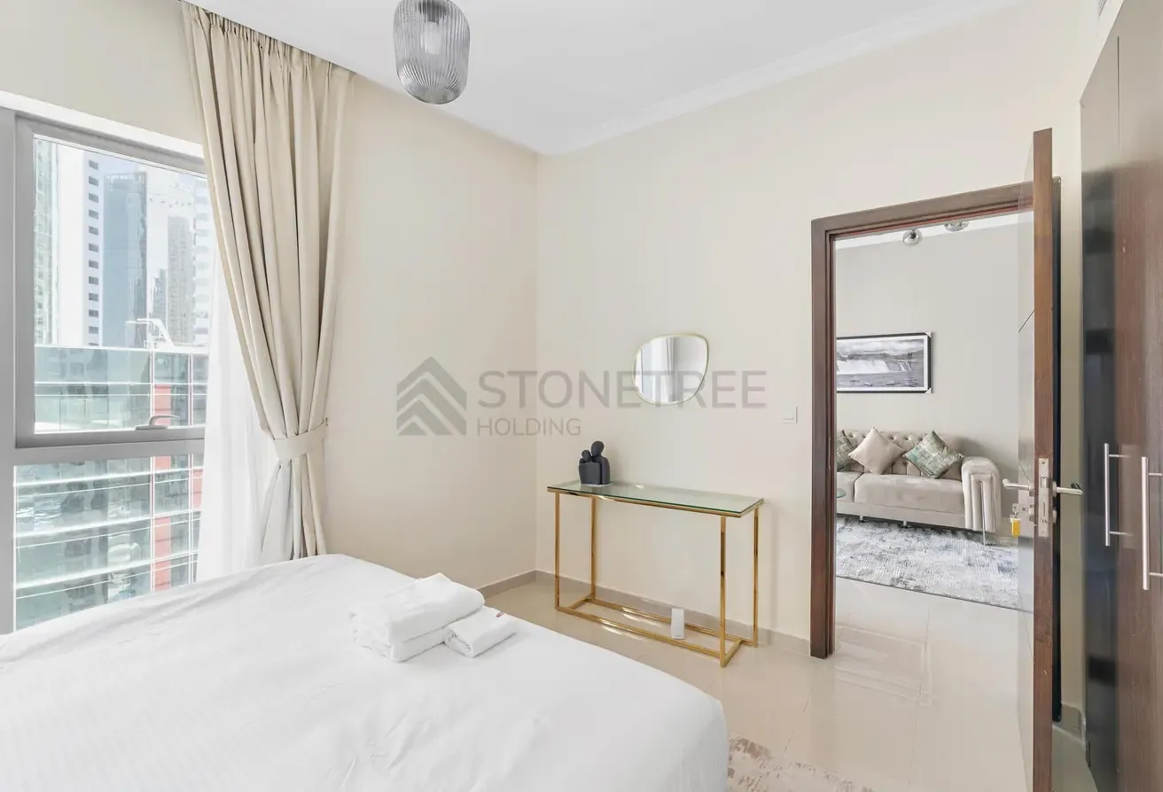 12 CHEQUES | Near Beach and Tram