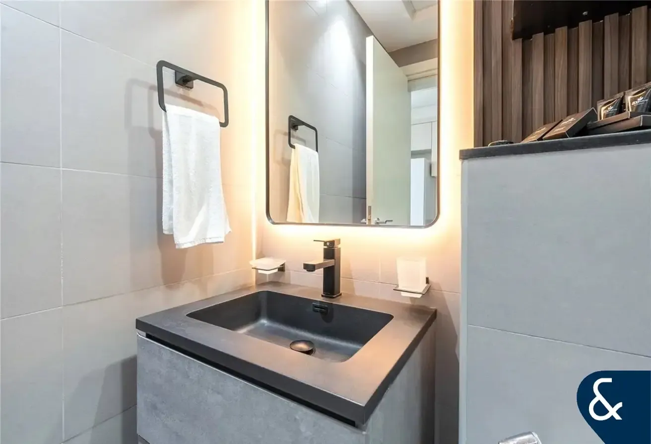 Studio | Upgraded Bathroom | Furnished