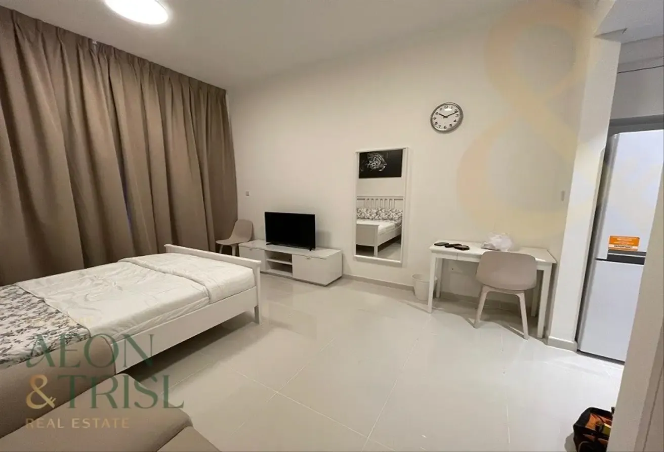 Fully Furnished | Golf Course View | High Floor