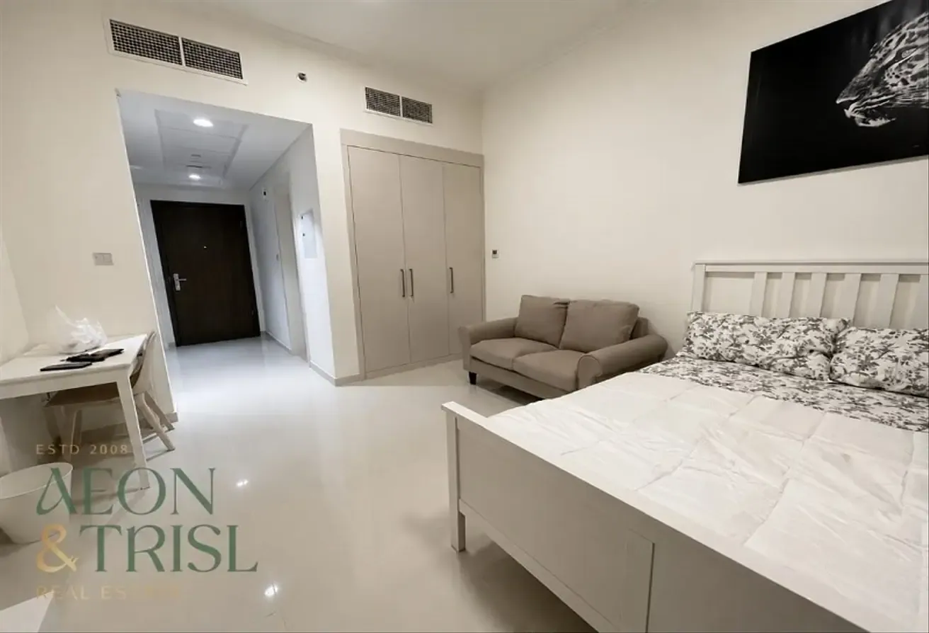 Fully Furnished | Golf Course View | High Floor