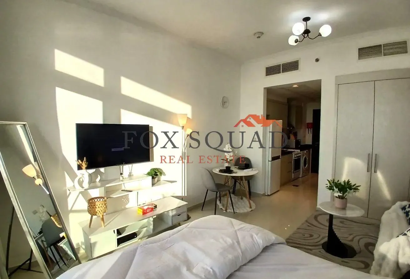 WELL FURNISHED | READY TO MOVE | OPEN VIEW | HIGH