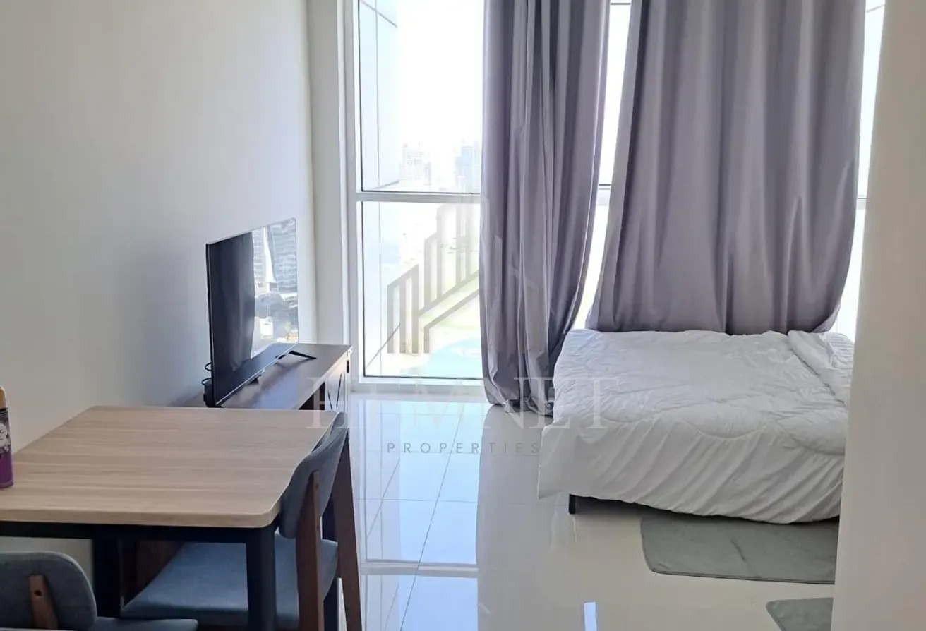 Fully Furnished Studio | Golf View | Vacant