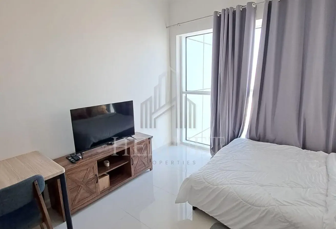 Fully Furnished Studio | Golf View | Vacant