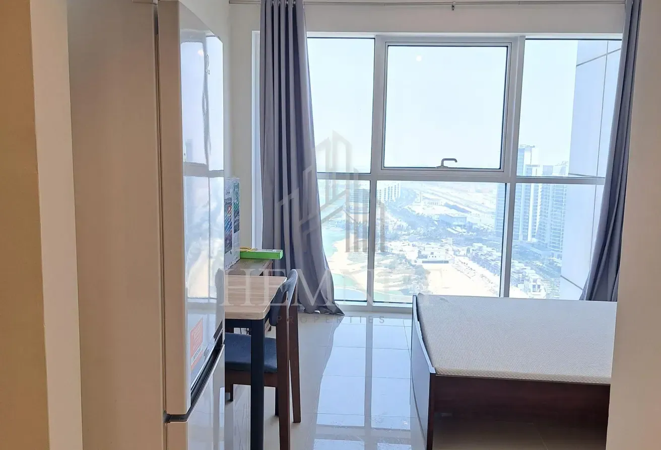 Fully Furnished Studio | Golf View | Vacant